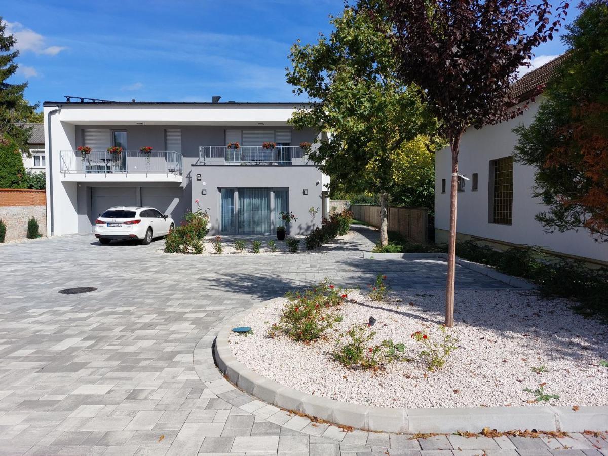 Linden Apartman 107 Glamour (Adults Only) Mosonmagyaróvár Exterior foto